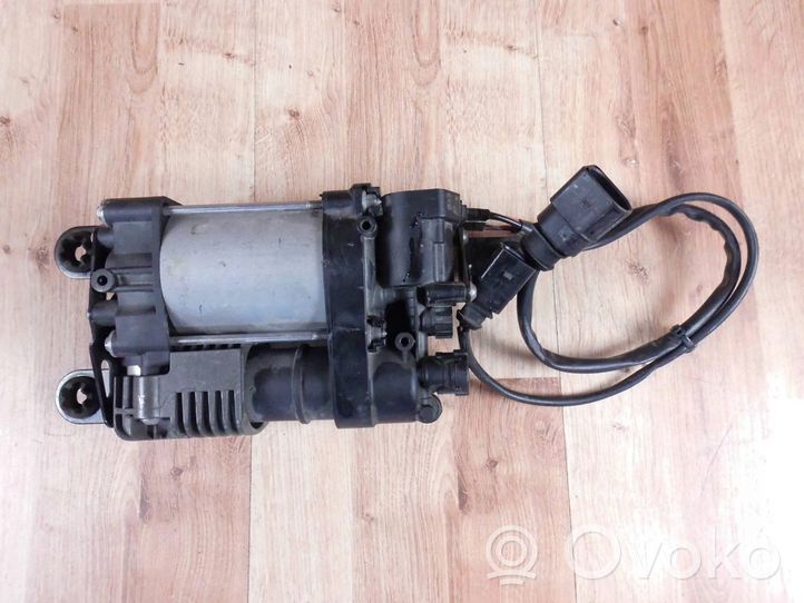 Porsche Macan Air suspension compressor/pump 95B616007B