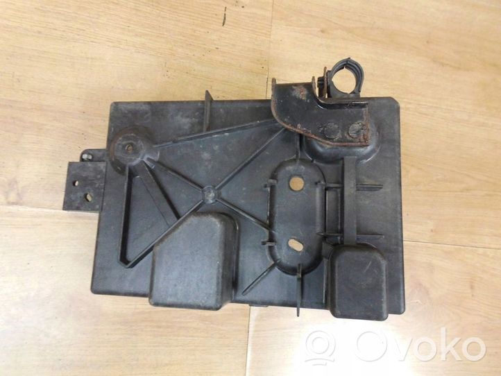 Mazda CX-7 Boîte de batterie L20656041