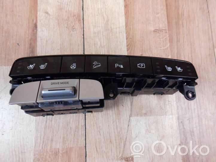 Hyundai Tucson IV NX4 Interruptor de calefacción del asiento 93350CZ110