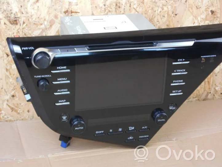 Toyota Camry VIII XV70  Radio/CD/DVD/GPS-pääyksikkö 8614033D01