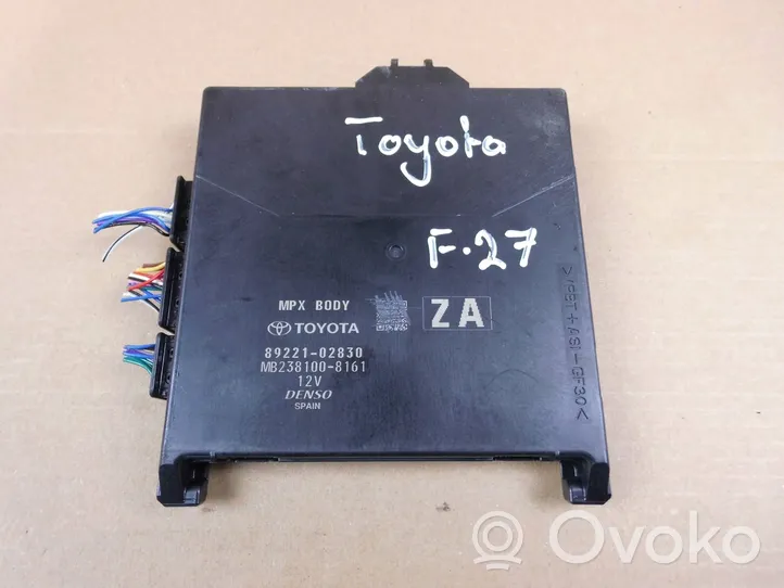 Toyota Corolla E210 E21 Autres unités de commande / modules 8922102830