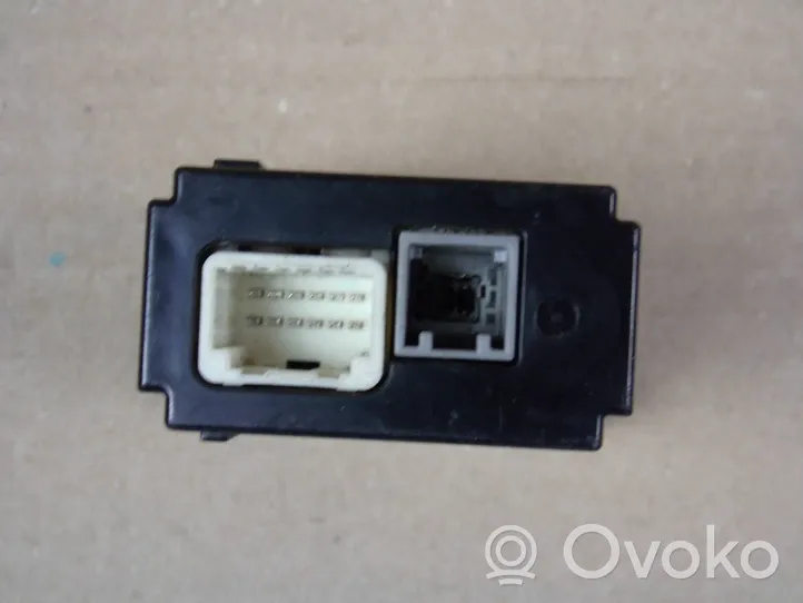 Lexus GS 250 350 300H 450H Connettore plug in USB 8619053051