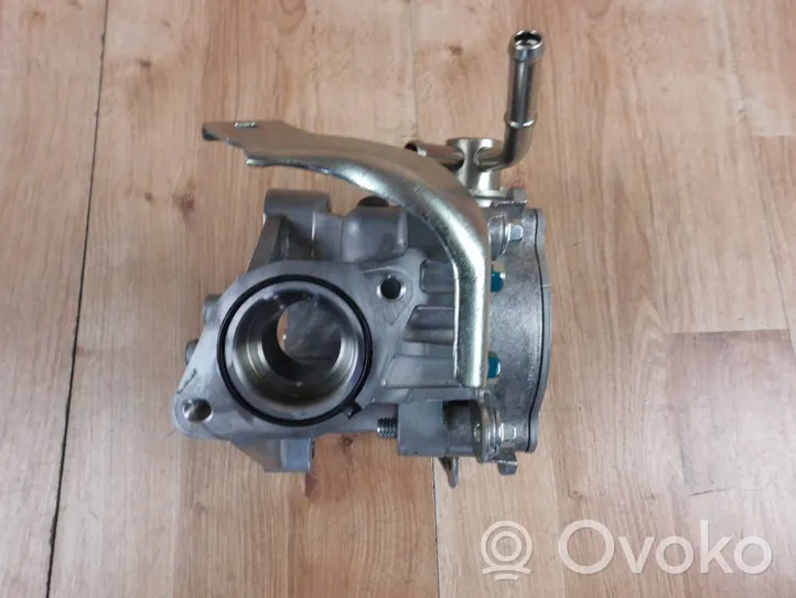 Mazda 3 III Pompe à vide P54G18G00