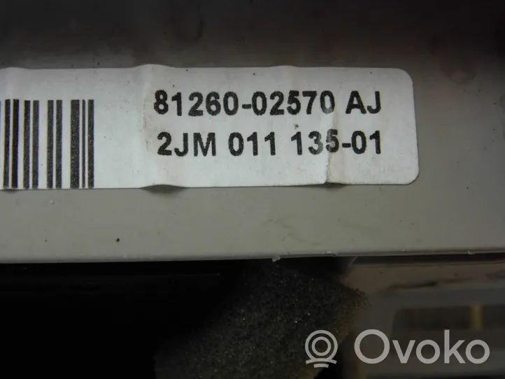 Toyota Auris E180 Etuistuimen valo 8126002570