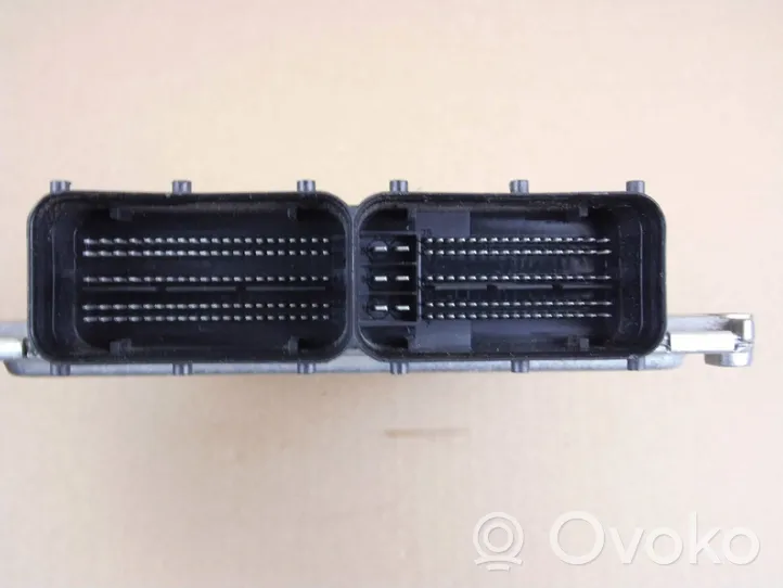 Hyundai i30 Centralina/modulo motore ECU 391052GPE2