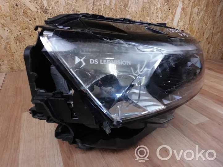 Citroen DS7 Crossback Phare frontale 9831755680