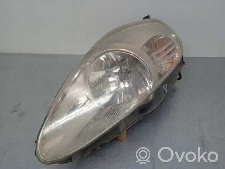 Fiat Grande Punto Lampa przednia 51701593