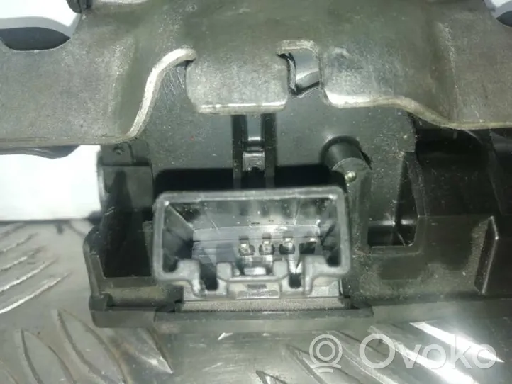 Ford Fiesta Zamek klapy tylnej bagażnika 8A51A442A66B