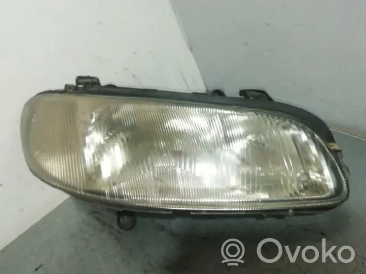 Opel Omega B1 Phare frontale 90457762