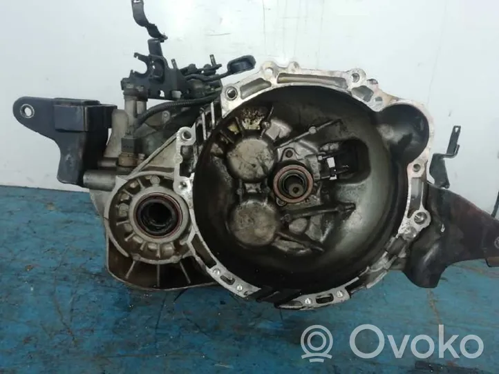 KIA Sportage Mechaninė 5 pavarų dėžė S715JE