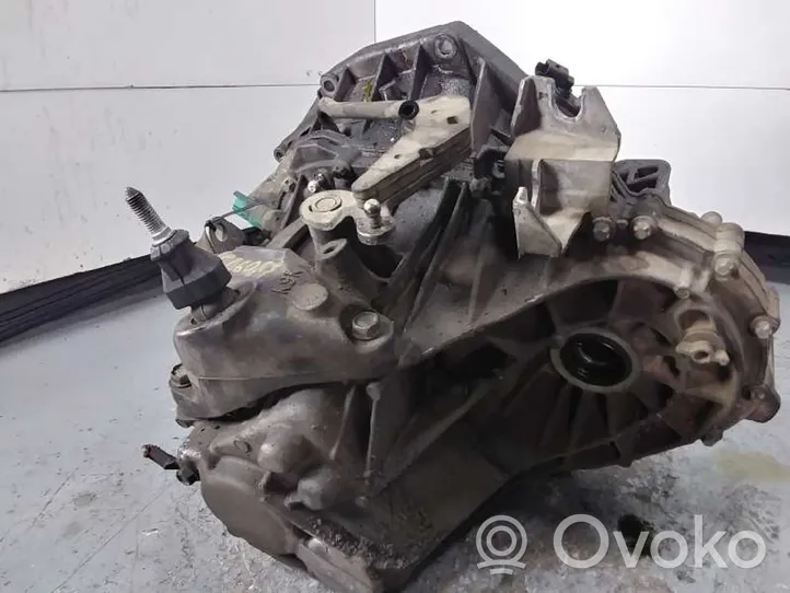 Nissan Qashqai Mechaninė 5 pavarų dėžė TL4A113