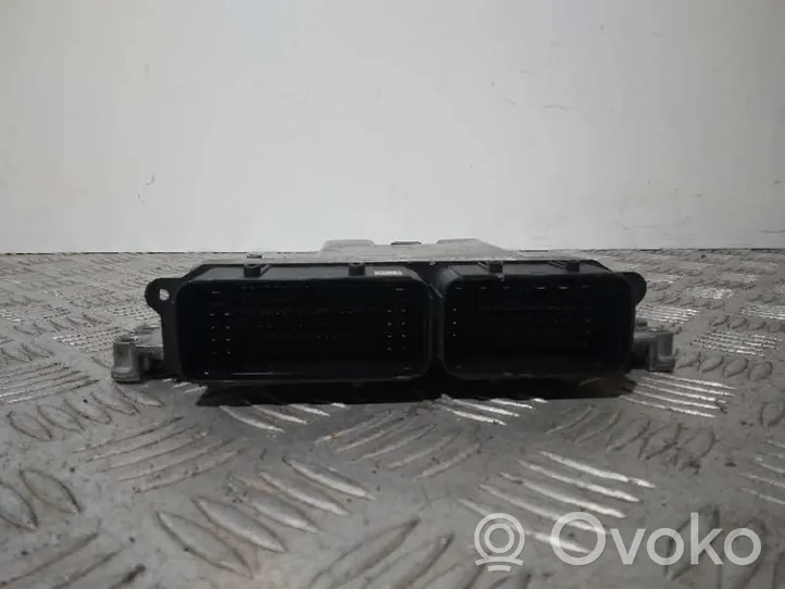 Peugeot 208 Sterownik / Moduł ECU 9833749880