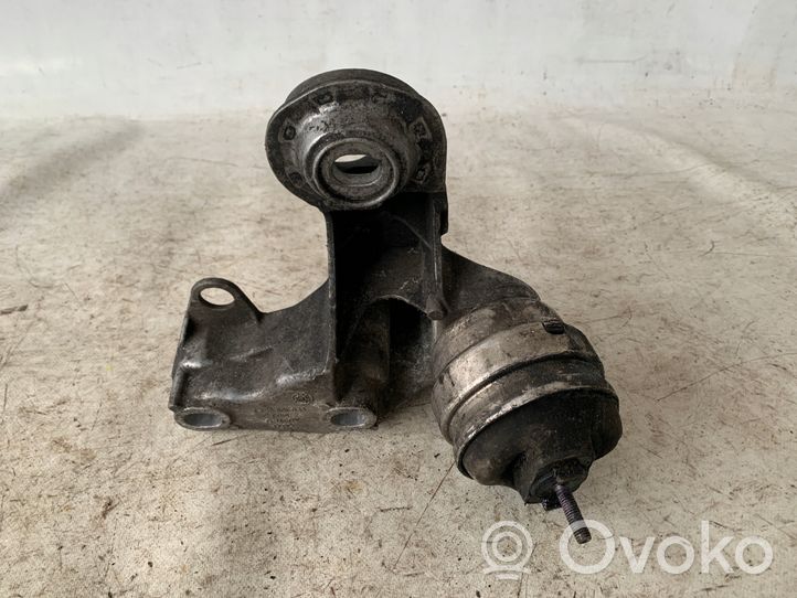 Audi A4 S4 B7 8E 8H Soporte de montaje del motor (Usadas) 8E0199352F