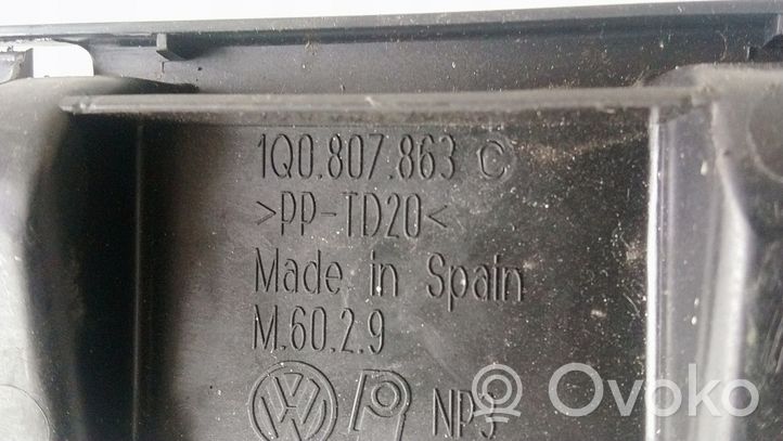 Volkswagen Eos Soporte de montaje del parachoques trasero 1Q0807863C