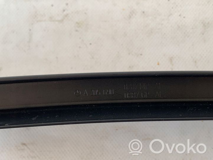 Mercedes-Benz C W205 Rivestimento modanatura del vetro della portiera anteriore A2056900287