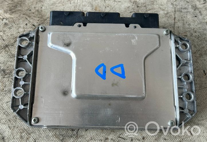 Renault Dacia Duster Calculateur moteur ECU 237101719R