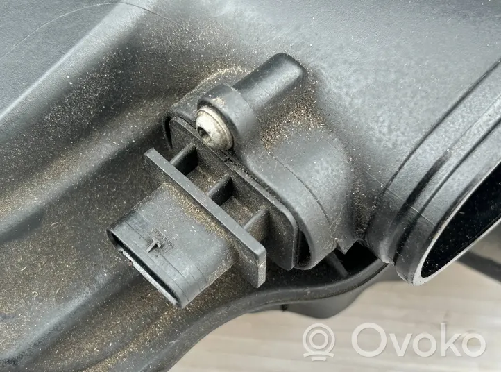 BMW 7 F01 F02 F03 F04 Коробка воздушного фильтра 7577467