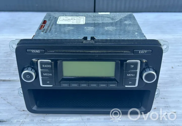 Volkswagen Polo V 6R Unité principale radio / CD / DVD / GPS 5M0035156B