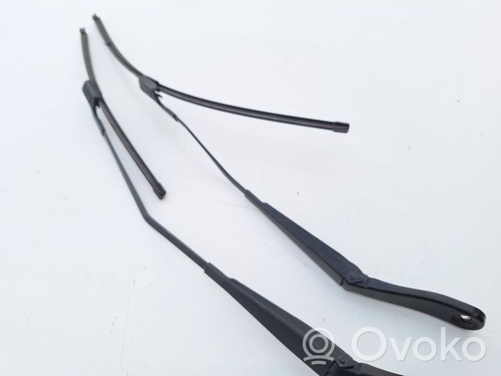 Volvo V40 Cross country Windshield/front glass wiper blade 31276060