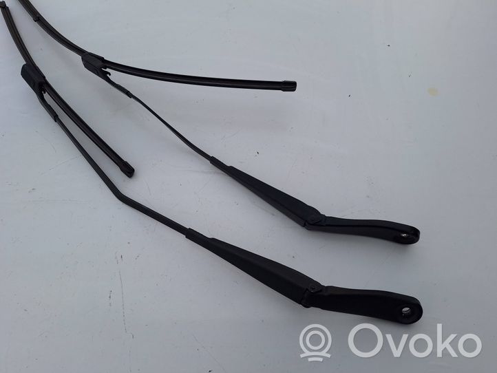 Volvo V40 Cross country Windshield/front glass wiper blade 31276060