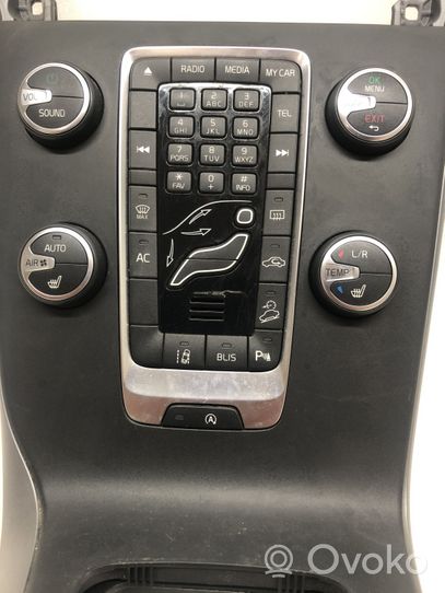 Volvo V40 Klimato kontrolės/ pečiuko kontrolės apdaila 31306639