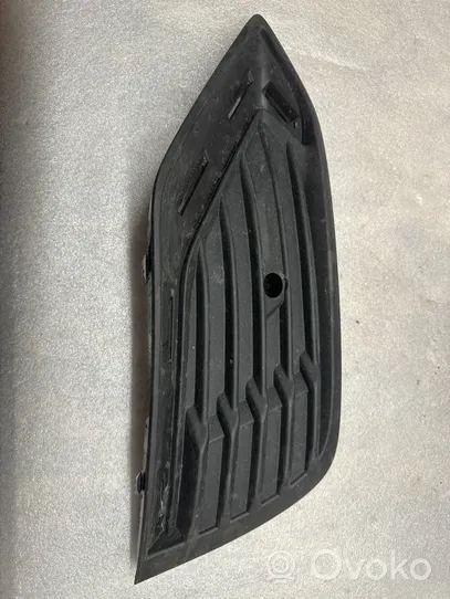 Volvo S60 Etupuskurin alempi jäähdytinsäleikkö 31688826