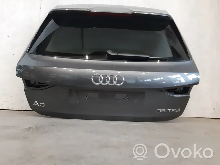 Audi A3 8Y Takaluukun/tavaratilan kansi 