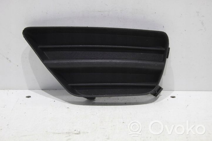 Ford Focus Mascherina/griglia fendinebbia anteriore 2M5119953