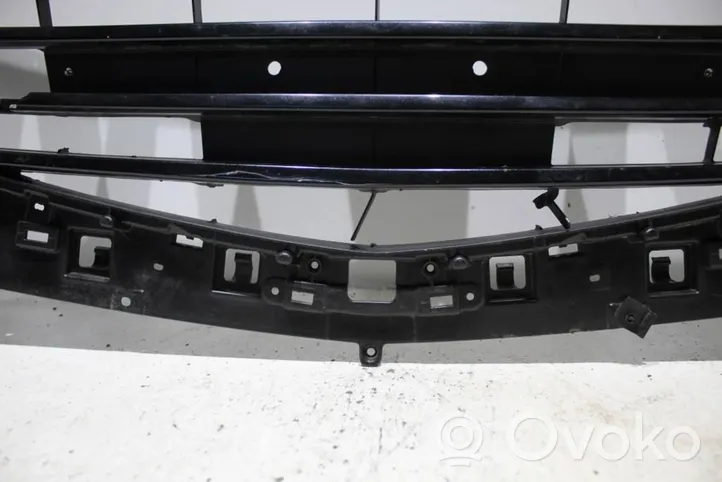 Mazda 3 III Grille de calandre avant B63C50712