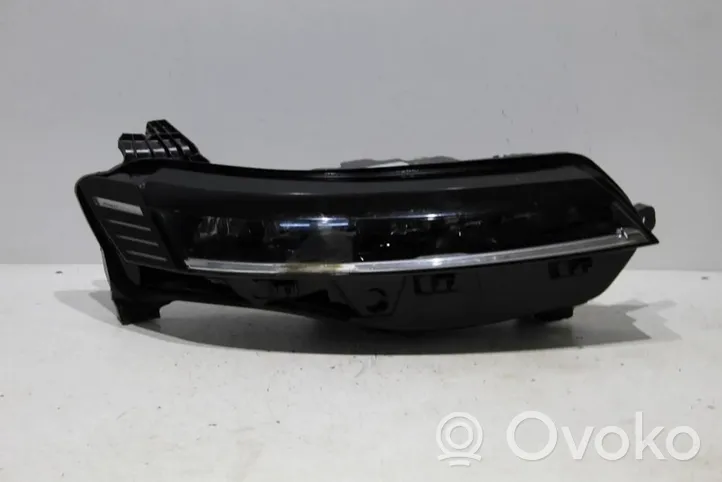 Renault Megane E-Tech Lampa przednia 260104574R