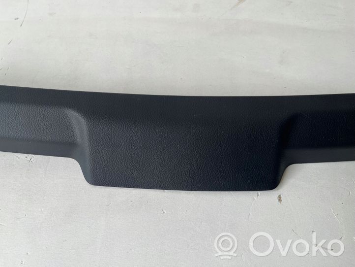 Toyota Auris E180 Takaluukun/tavaratilan ylempi verhoilu 6479002080