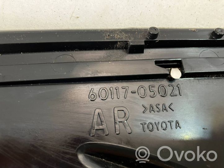 Toyota Avensis T270 Lokasuojan lista (muoto) 6011705021