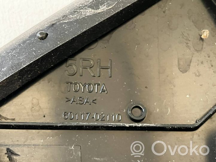 Toyota Auris E180 Облицовка арки 6011702110