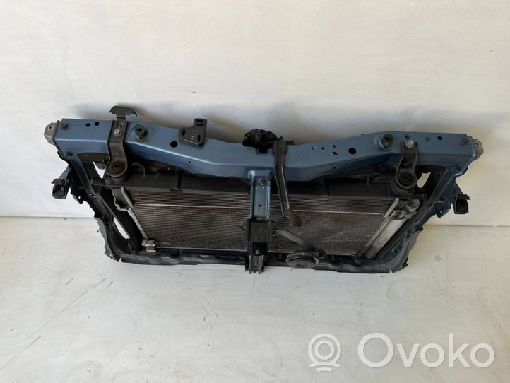 Toyota Auris E180 Set del radiatore 