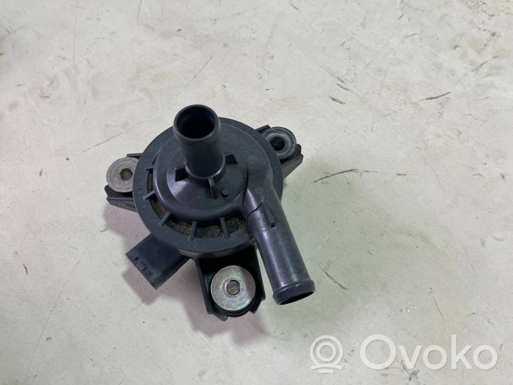 Toyota Auris E180 Pompe à eau de liquide de refroidissement G904052010