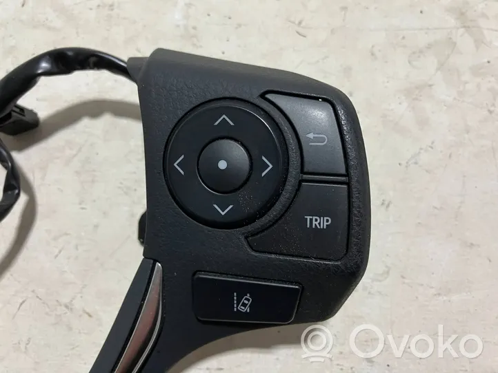 Toyota Auris E180 Steering wheel buttons/switches 