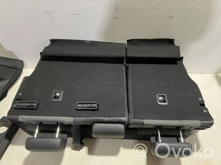 Toyota Auris E180 Seat set 