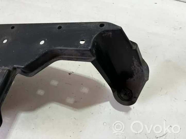 Toyota Auris E180 Couvre soubassement arrière 5762702090