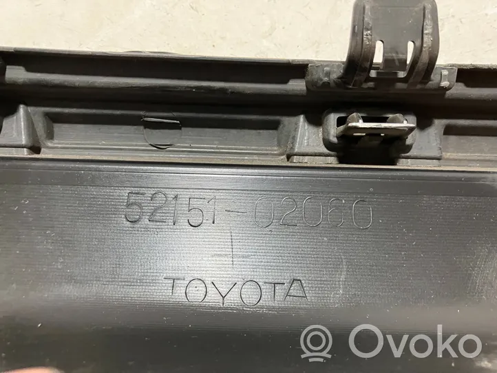 Toyota Auris E180 Takapuskurin alaosan lista 5215102060