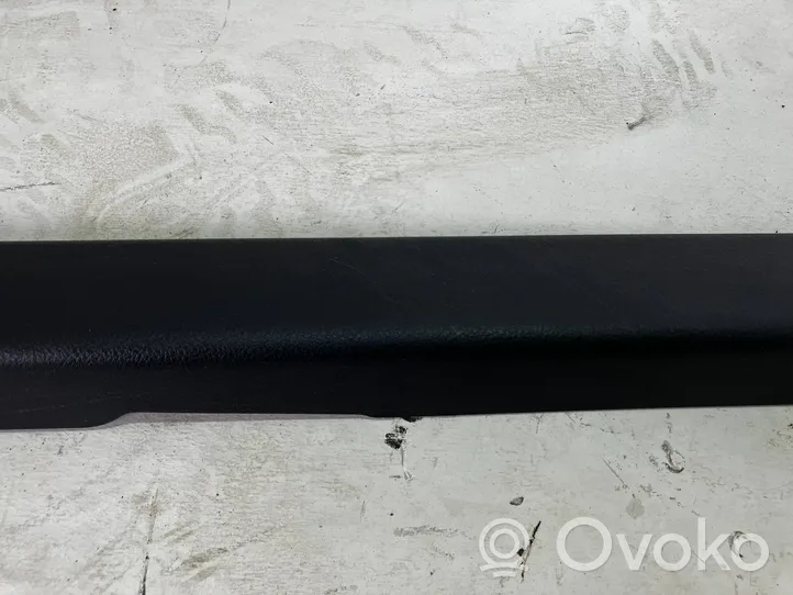 Toyota Auris E180 Etuoven kynnyksen suojalista 6791402270