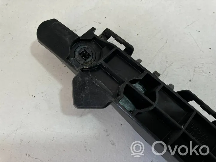 Toyota Auris E180 Soporte de montaje del parachoques trasero 5257502091