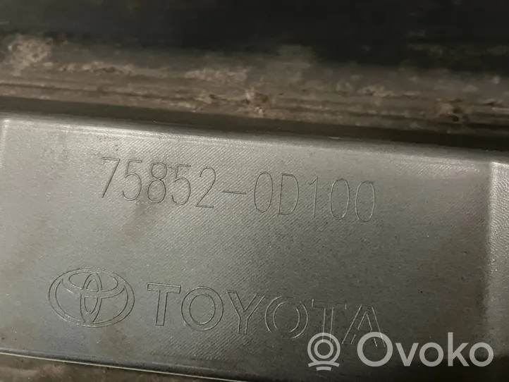 Toyota Yaris XP210 Marche-pieds 758520D100
