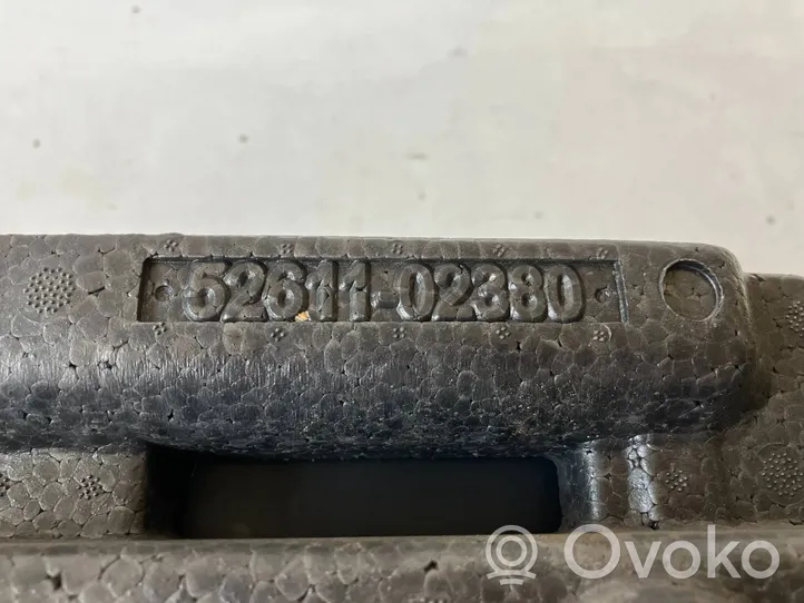 Toyota Auris E180 Traversa di supporto paraurti anteriore 5261102380