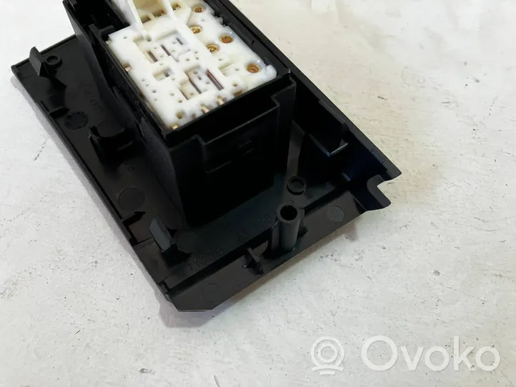 Toyota Auris E180 Interruttore di controllo dell’alzacristalli elettrico 7427102630