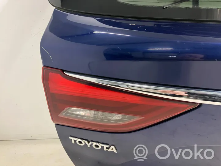 Toyota Avensis T270 Takaluukun/tavaratilan kansi 