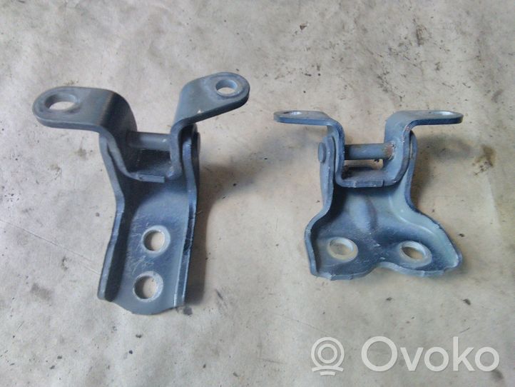 Toyota Avensis T250 Set di cerniere portiera anteriore 