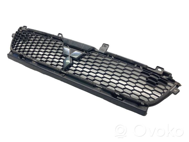 Mitsubishi Outlander Front bumper upper radiator grill 6402A198