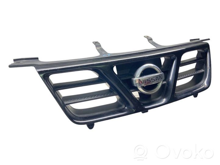 Nissan X-Trail T30 Grille calandre supérieure de pare-chocs avant 623108H700