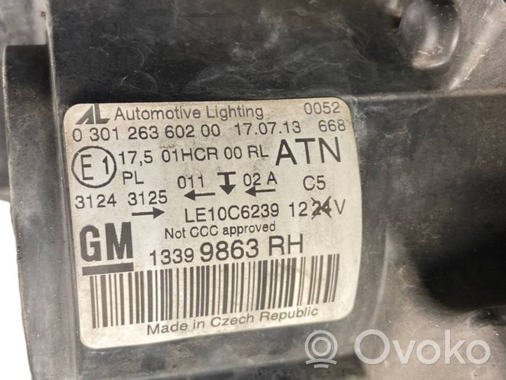 Opel Zafira C Lampa przednia 030126360200