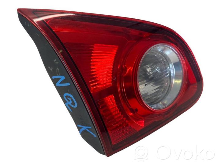 Nissan Qashqai Lampy tylnej klapy bagażnika 89071063